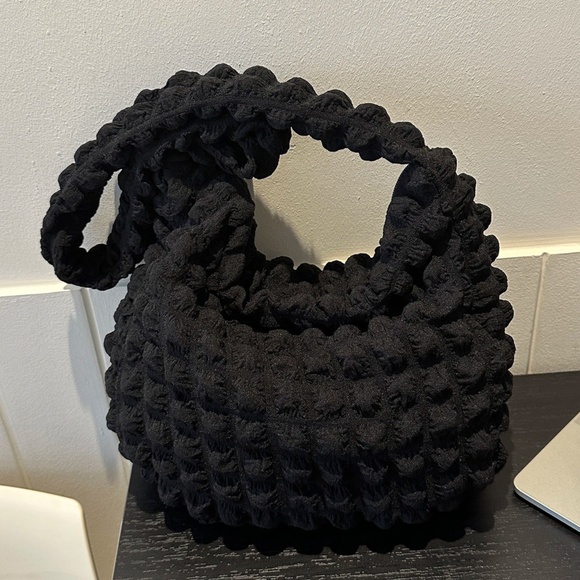 Minimalist Quilted Puffer Medium Size Shoulder Crossbody Bag Set - Picture 4 of 14